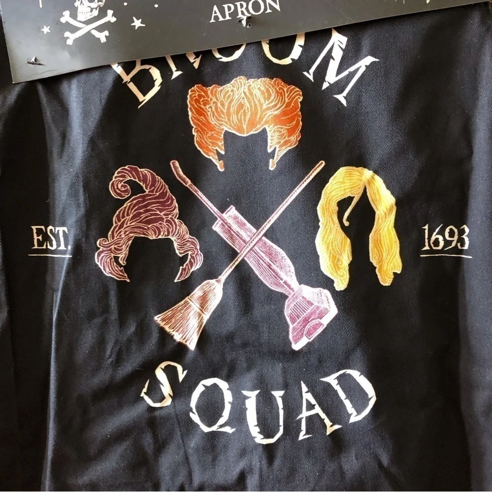 Disney: Hocus Pocus: Broom Squad Apron